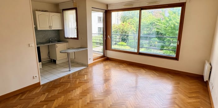 Image 2 sur 10 - Appartement  ·  Vente · Enghien Les Bains (95880) · 2 pièces · 46m²