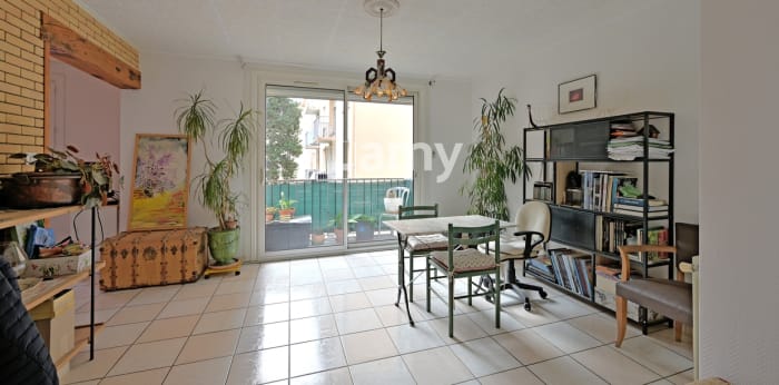 Image 1 sur 13 - Appartement  ·  Vente · Nimes (30000) · 4 pièces · 70m²