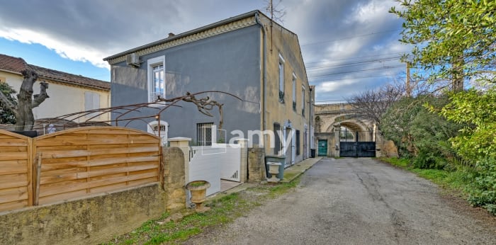 Image 2 sur 15 - Maison/villa  ·  Vente · Nimes (30000) · 8 pièces · 185m²