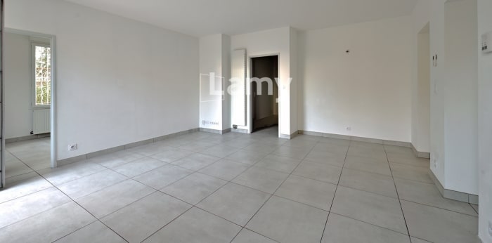 Image 14 sur 15 - Maison/villa  ·  Vente · Nimes (30000) · 8 pièces · 185m²