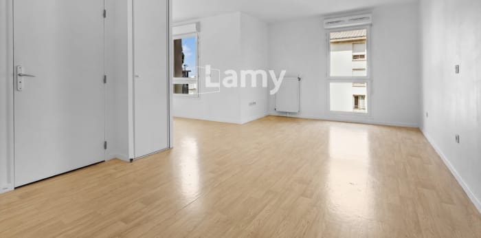 Image 1 sur 11 - Appartement  ·  Vente · Corbeil Essonnes (91100) · 1 pièce · 34m²