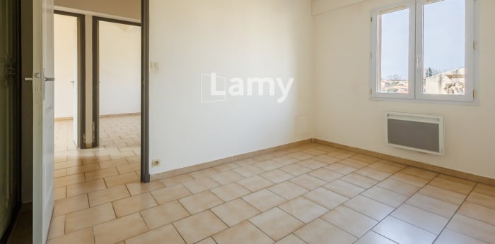 Image 9 sur 13 - Maison/villa  ·  Vente · Orange (84100) · 5 pièces · 107m²