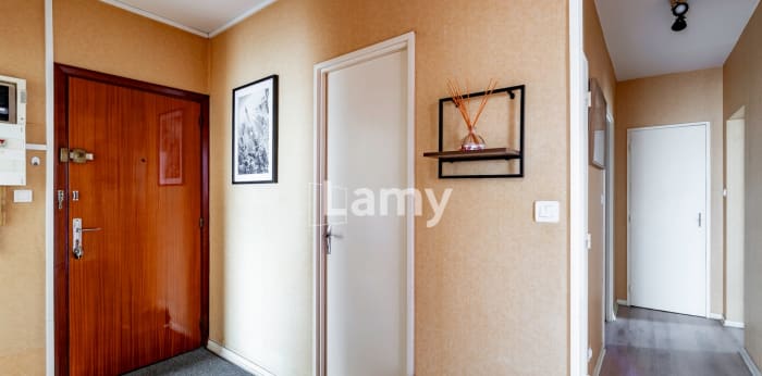 Image 8 sur 10 - Appartement  ·  Vente · Angouleme (16000) · 4 pièces · 77m²
