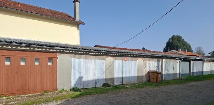 Image 2 sur 4 - Parking/box  ·  Vente · Coutras (33230) · 1 pièce · 17m²