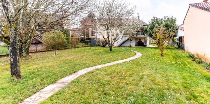 Image 2 sur 14 - Maison/villa  ·  Vente · Coin Les Cuvry (57420) · 6 pièces · 136m²