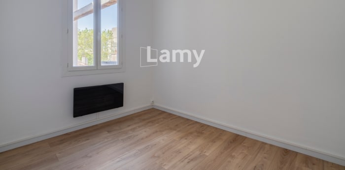Image 7 sur 11 - Appartement  ·  Vente · Marseille (13001) · 3 pièces · 57m²