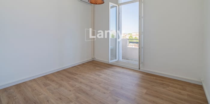 Image 8 sur 11 - Appartement  ·  Vente · Marseille (13001) · 3 pièces · 57m²