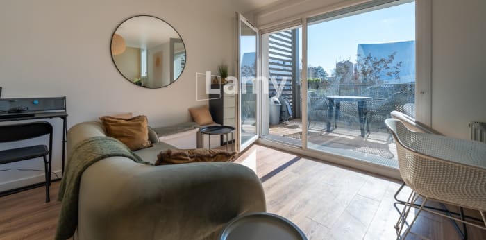 Image 1 sur 10 - Appartement  ·  Vente · Pantin (93500) · 3 pièces · 69m²