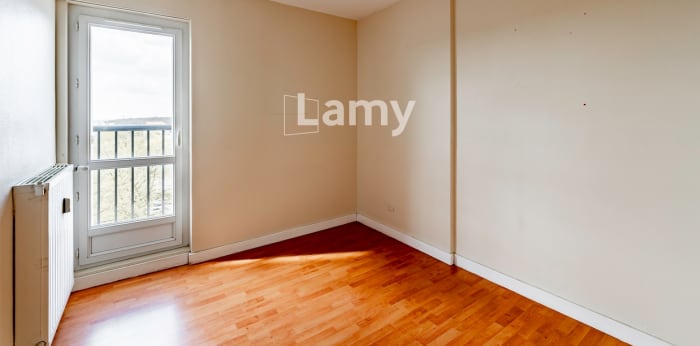 Image 8 sur 10 - Appartement  ·  Vente · Angouleme (16000) · 3 pièces · 68m²