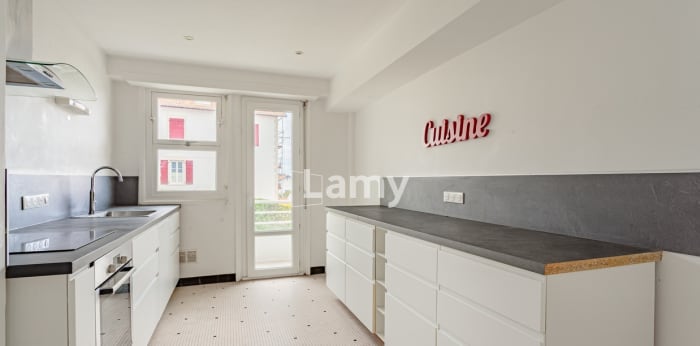 Image 6 sur 11 - Appartement  ·  Vente · Biarritz (64200) · 4 pièces · 99m²