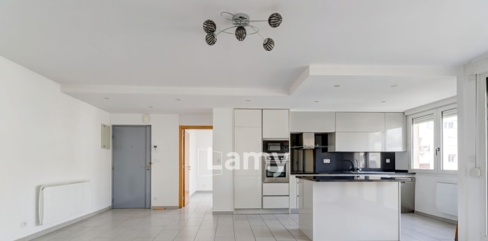 Image 1 sur 12 - Appartement  ·  Vente · Reims (51100) · 3 pièces · 66m²