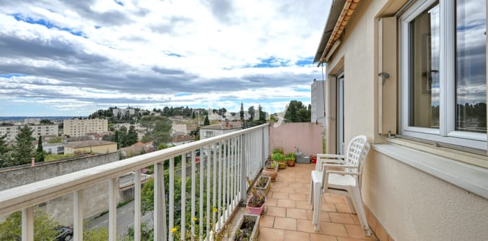 Image 2 sur 14 - Appartement  ·  Vente · Nimes (30000) · 5 pièces · 97m²