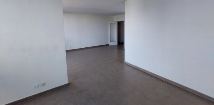 Image 3 sur 9 - Appartement  ·  Vente · Villefranche Sur Saone (69400) · 4 pièces · 79m²