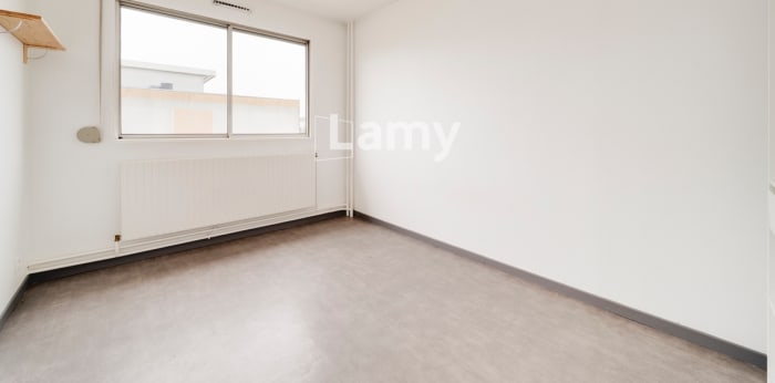 Image 12 sur 14 - Appartement  ·  Vente · Vandoeuvre Les Nancy (54500) · 3 pièces · 80m²