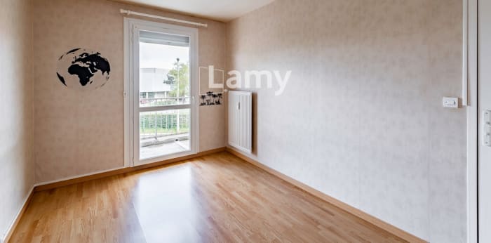 Image 9 sur 12 - Appartement  ·  Vente · Angouleme (16000) · 5 pièces · 90m²