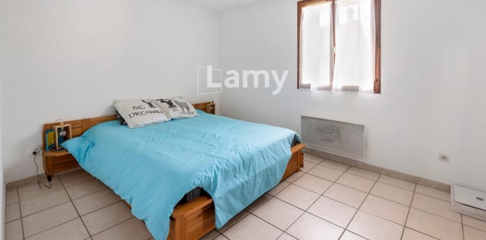 Image 16 sur 21 - Immeuble  ·  Vente · Linas (91310) · 200m²