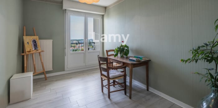 Image 7 sur 12 - Appartement  ·  Vente · La Rochelle (17000) · 5 pièces · 100m²