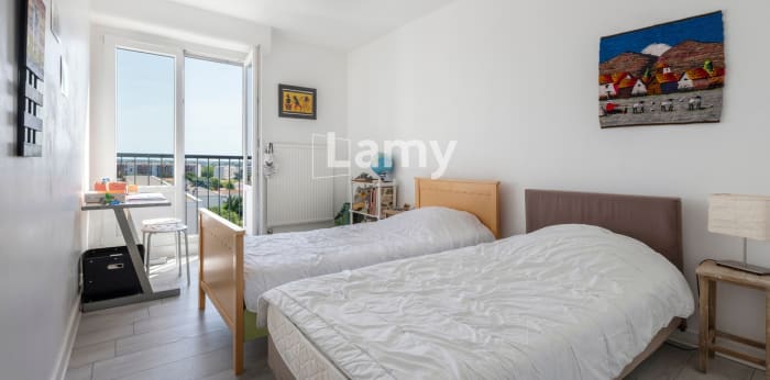 Image 10 sur 12 - Appartement  ·  Vente · La Rochelle (17000) · 5 pièces · 100m²