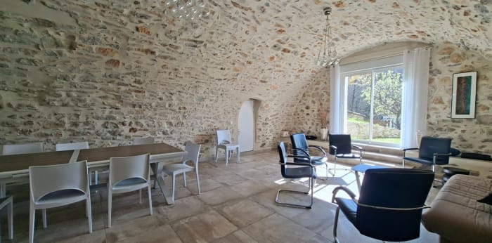 Image 7 sur 16 - Maison/villa  ·  Vente · Sisteron (04200) · 7 pièces · 180m²