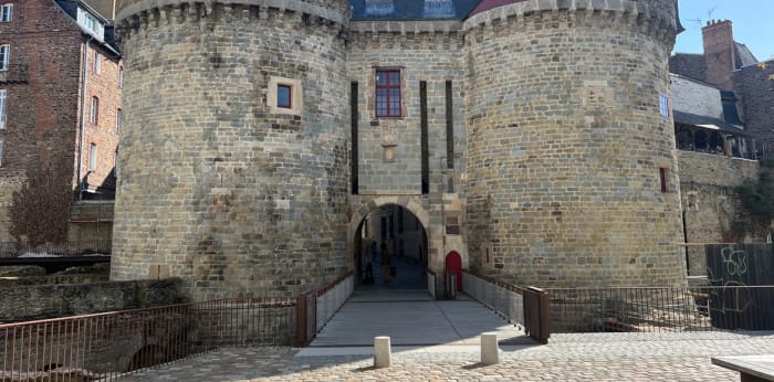 Image 3 sur 4 - Immeuble  ·  Vente · Rennes (35000) · 188m²