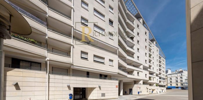Image 14 sur 15 - Appartement  ·  Vente · Paris (75019) · 3 pièces · 84m²