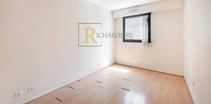 Image 10 sur 15 - Appartement  ·  Vente · Paris (75019) · 3 pièces · 84m²