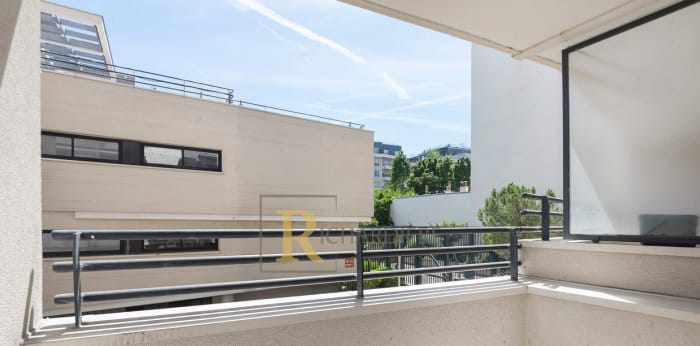 Image 12 sur 15 - Appartement  ·  Vente · Paris (75019) · 3 pièces · 84m²
