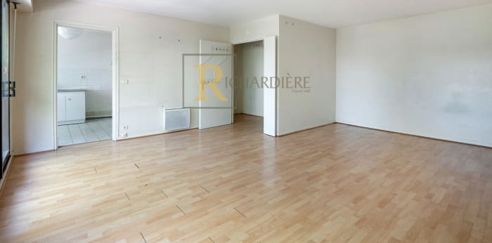 Image 6 sur 15 - Appartement  ·  Vente · Paris (75019) · 3 pièces · 84m²