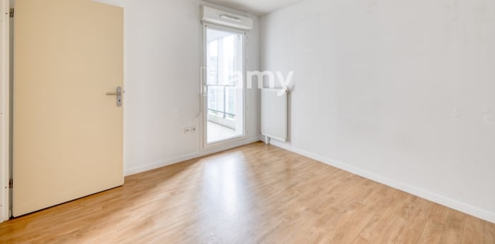 Image 3 sur 17 - Appartement  ·  Vente · Cenon (33150) · 2 pièces · 42m²