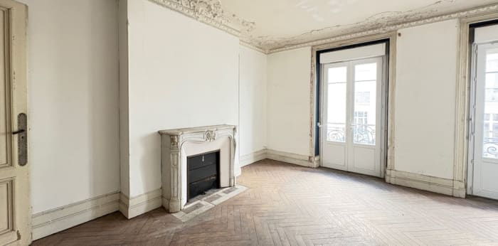 Image 1 sur 6 - Appartement  ·  Vente · Bordeaux (33000) · 4 pièces · 135m²