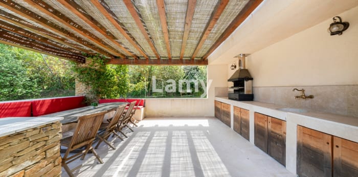 Image 3 sur 14 - Maison/villa  ·  Vente · Meyreuil (13590) · 8 pièces · 250m²