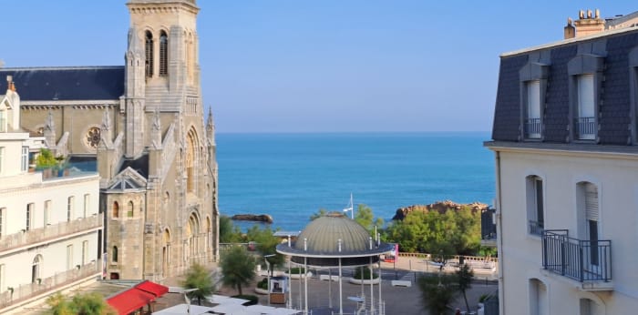 Image 1 sur 18 - Appartement  ·  Vente · Biarritz (64200) · 77m²