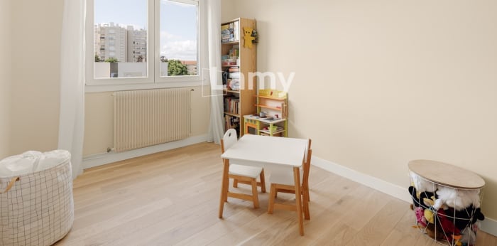 Image 6 sur 12 - Appartement  ·  Vente · Lyon (69005) · 5 pièces · 97m²
