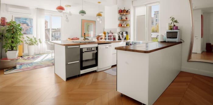 Image 3 sur 10 - Maison/villa  ·  Vente · Villeurbanne (69100) · 5 pièces · 136m²