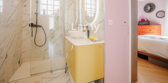 Image 8 sur 10 - Maison/villa  ·  Vente · Villeurbanne (69100) · 5 pièces · 136m²