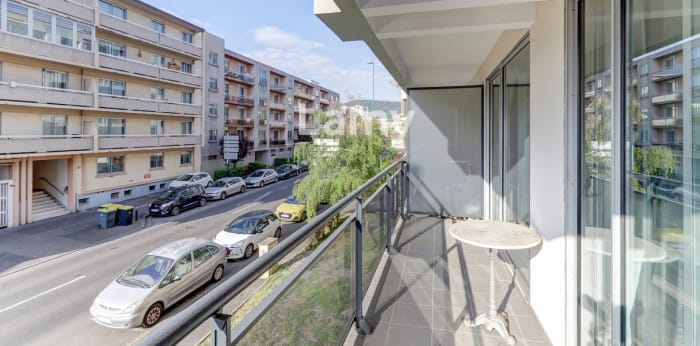 Image 1 sur 11 - Appartement  ·  Vente · Clermont Ferrand (63000) · 1 pièce · 38m²