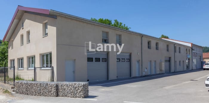 Image 1 sur 8 - Local  ·  Vente · Beure (25720) · 156m²