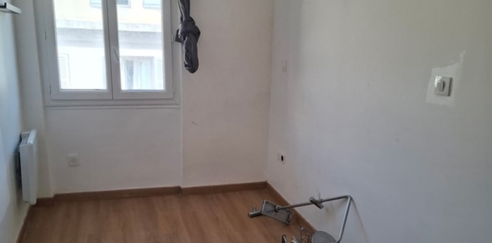 Image 1 sur 3 - Appartement  ·  Vente · Marseille (13001) · 1 pièce · 17m²