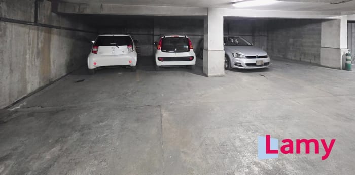 Image 1 sur 3 - Parking/box  ·  Vente · Aix En Provence (13100) · 1 pièce · 15m²