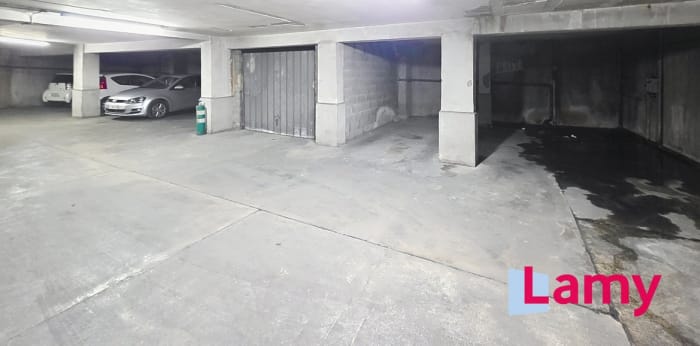 Image 2 sur 3 - Parking/box  ·  Vente · Aix En Provence (13100) · 1 pièce · 15m²