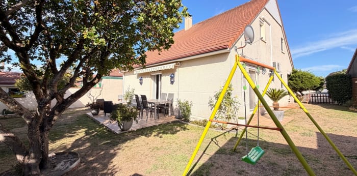 Image 8 sur 10 - Maison/villa  ·  Vente · Pau (64000) · 5 pièces · 110m²