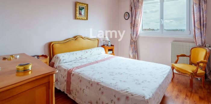 Image 6 sur 10 - Appartement  ·  Vente · Limoges (87100) · 2 pièces · 51m²