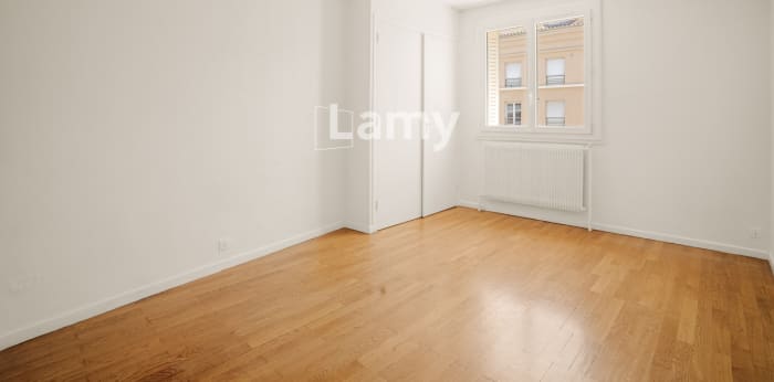 Image 8 sur 12 - Appartement  ·  Vente · Villeurbanne (69100) · 3 pièces · 63m²