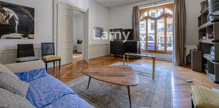 Image 1 sur 11 - Appartement  ·  Vente · Aix Les Bains (73100) · 6 pièces · 187m²