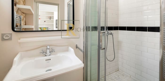 Image 10 sur 13 - Appartement  ·  Vente · Paris (75007) · 2 pièces · 49m²
