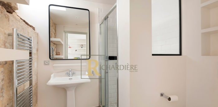 Image 9 sur 13 - Appartement  ·  Vente · Paris (75007) · 2 pièces · 49m²