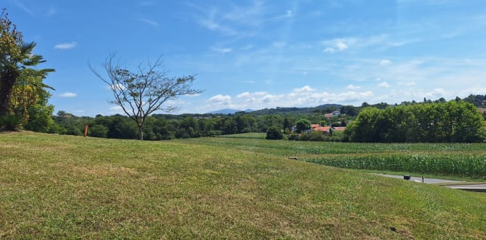 Image 1 sur 2 - Terrain  ·  Vente · Bassussarry (64200) · 450m²