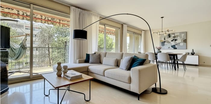 Image 1 sur 14 - Appartement  ·  Vente · Aix En Provence (13100) · 6 pièces · 131m²