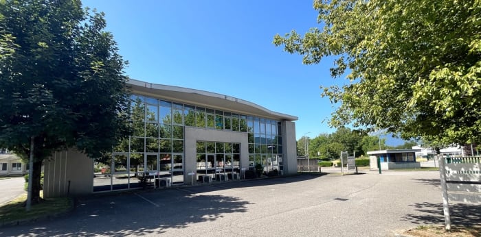 Image 2 sur 8 - Bureaux  ·  Vente · Gieres (38610) · 8 pièces · 141m²