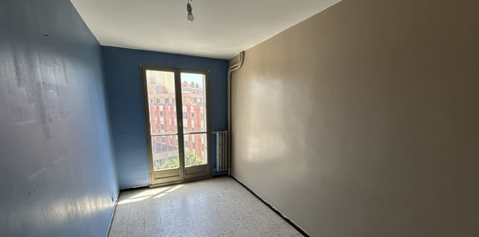 Image 4 sur 12 - Appartement  ·  Vente · Marseille (13002) · 4 pièces · 64m²